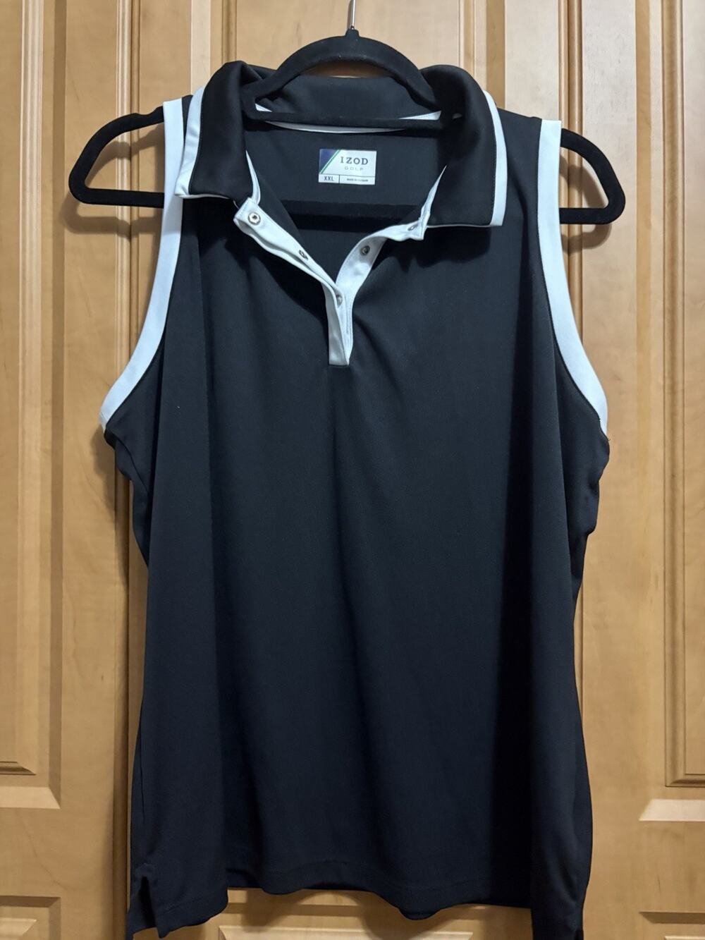 IZOD Women's XXL Black with White Trim Snap Front Sleeveless Golf Shirt